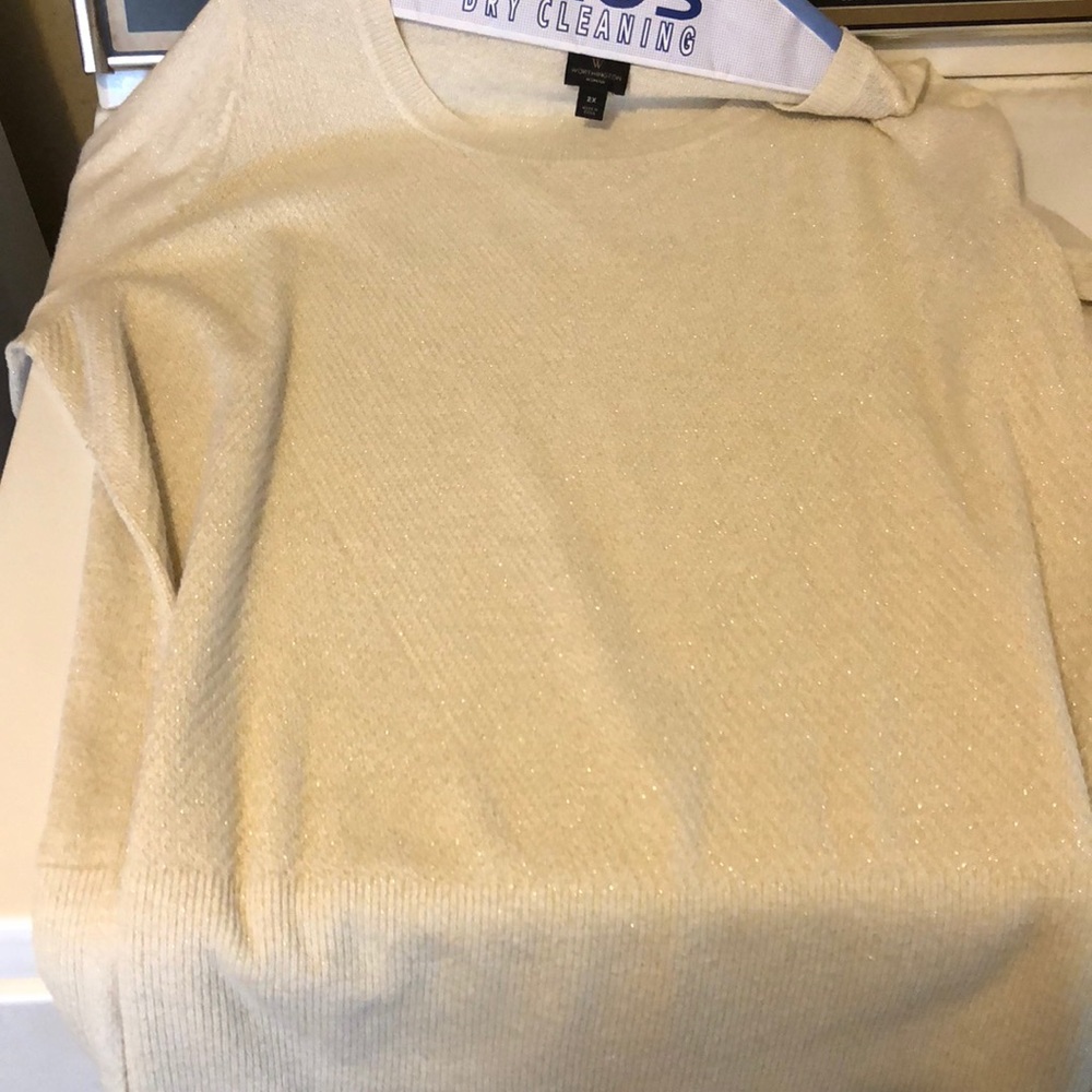 Pullover sweater